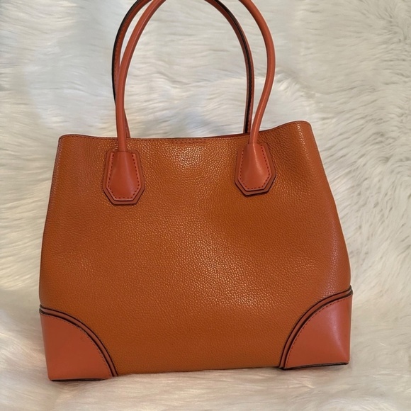 MICHAEL KORS Medium Tote Bag Purse Orange Crush Display Bag Missing Strap - Picture 2 of 9